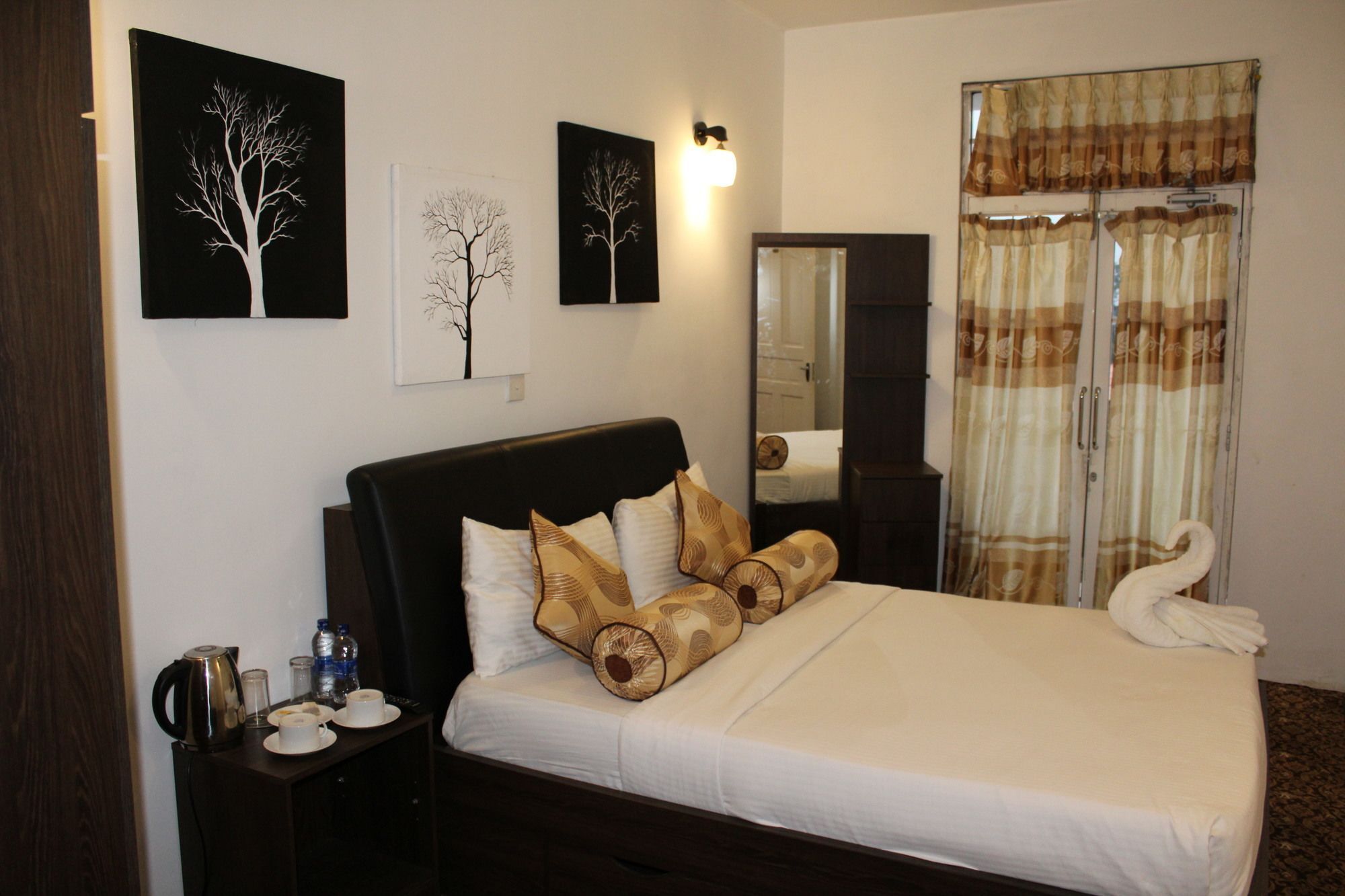 La Cottage Boutique Hotel & Restaurant 努沃勒埃利耶 外观 照片